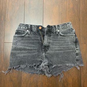 BDG(Urban Outfitters) SHORTS // GIRLFRIEND HIGH-RISE // SIZE 25